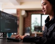 Attracting-Female-Engineers-Feature-Image